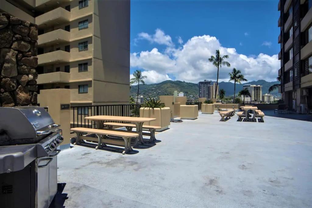 King Bed, Spacious, Legal, View Honolulu Exterior photo